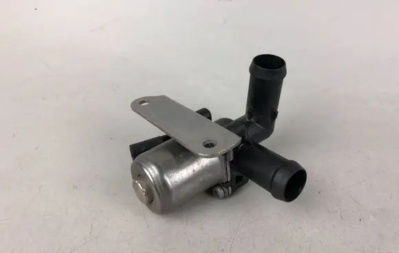 Mini One - Cooper F56 F55 Coolant heater control valve 8689695