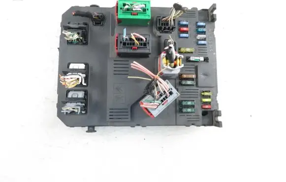 Peugeot 407 Central body control module S120104600