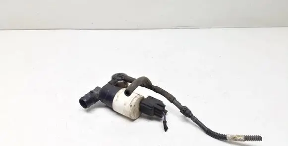 Volvo V60 Windscreen/windshield washer pump BK2117K624BA