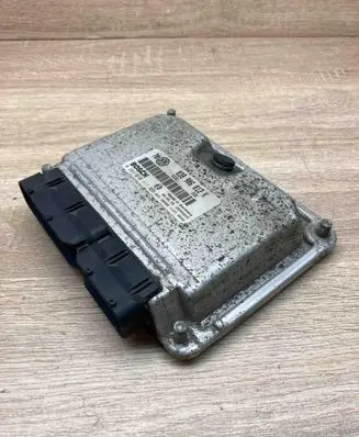 Volkswagen Golf IV Engine control unit/module ECU 038906012K 0281010111
