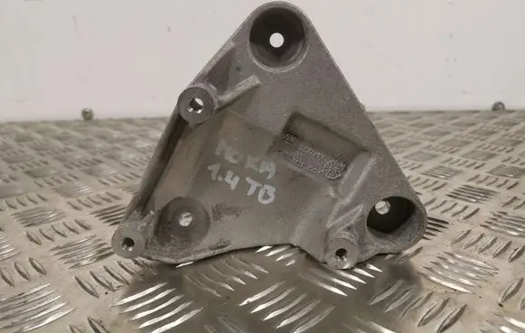 Opel Mokka A/C compressor mount bracket 55577637