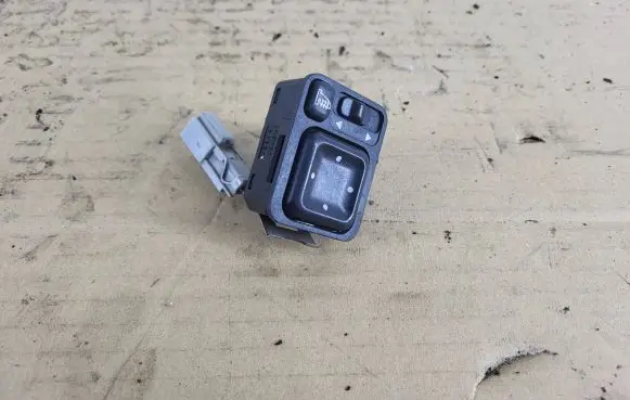 Opel Frontera B Wing mirror control module 0723k