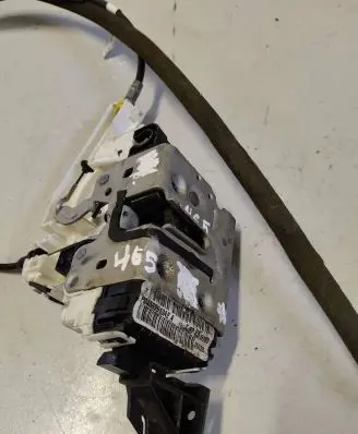Chrysler 200 Front door lock P04589913AE J5022 T67KD0165