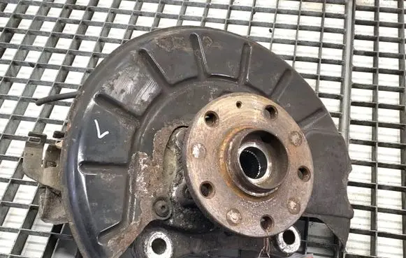 Volkswagen PASSAT B7 Front wheel hub spindle knuckle 