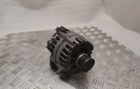 Audi A5 Sportback 8TA Generator/alternator 04L903017A