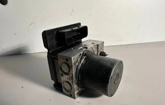 BMW 5 E60 E61 ABS Pump 6769703 676970 352676970