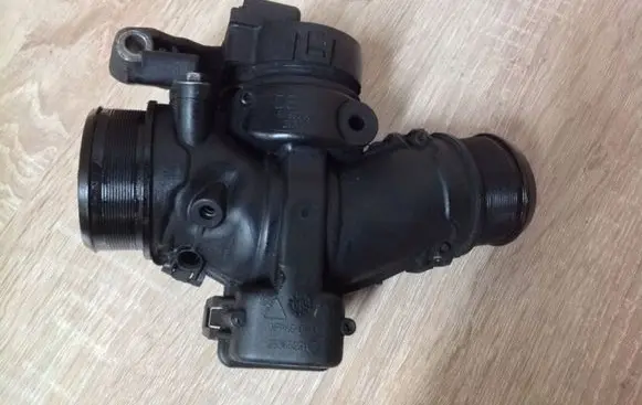 Citroen C4 I Picasso Throttle valve 9660030480