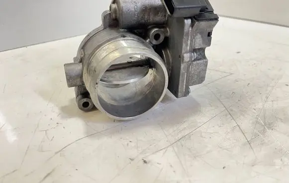 Volkswagen Phaeton Throttle valve A2C53100674