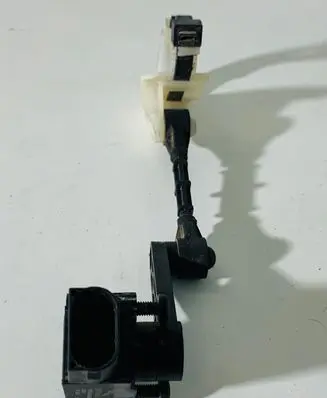 Rear air suspension level height sensor