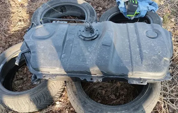 Toyota Avensis Verso Fuel tank 