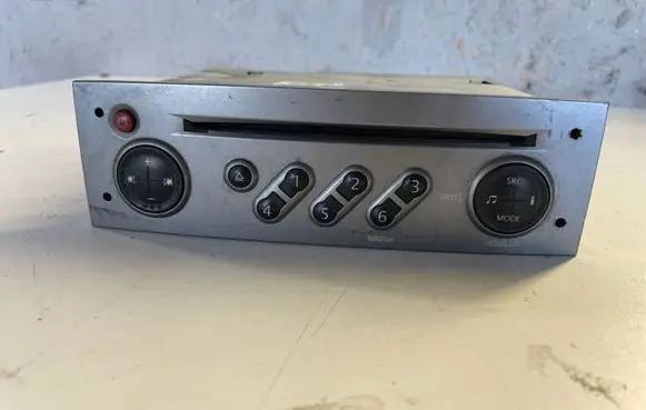 Renault Scenic II - Grand scenic II Radio/CD/DVD/GPS head unit 8200562686