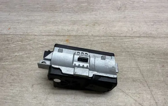 Volkswagen Touareg II Steering wheel lock 4H0905852B 0046 1250201073