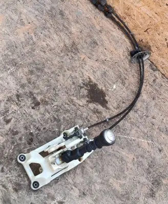 Hyundai Santa Fe Gear shifter/selector 437002B000