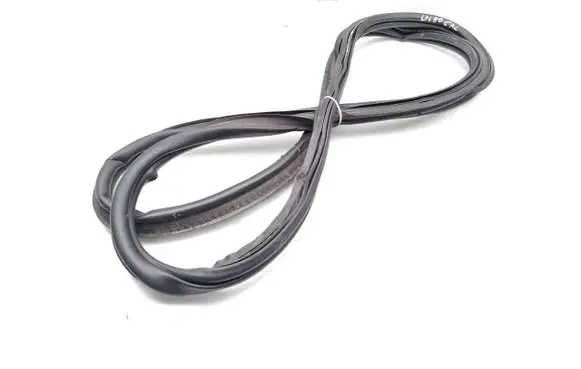 Peugeot 5008 II Trunk rubber seal (body) 