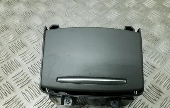 Cup holder front