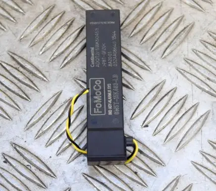 Ford Focus Aerial antenna amplifier 8M5T15K603LB 5WK50453