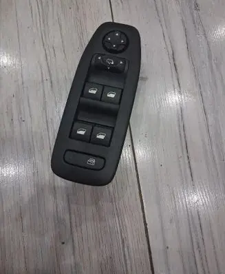 Peugeot 307 Electric window control switch 98242539ZD