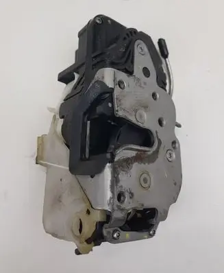 Opel Insignia A Front door lock