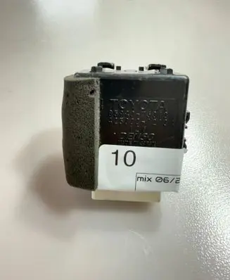 Lexus CT 200H Window washer relay 8594076010 4230000210