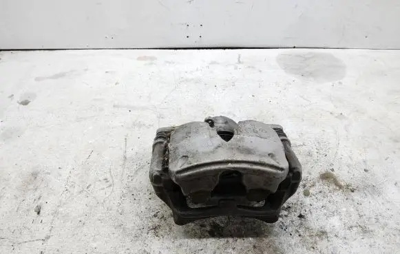 Mercedes-Benz C W205 Front brake caliper