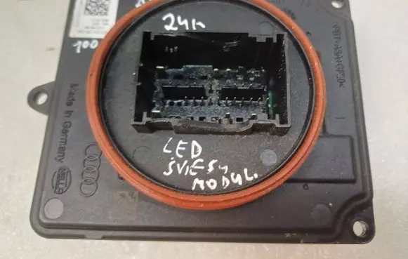 Audi A1 LED ballast control module 4K0941572C