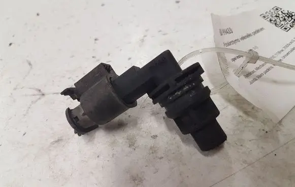 Opel Insignia A Camshaft position sensor 55201876