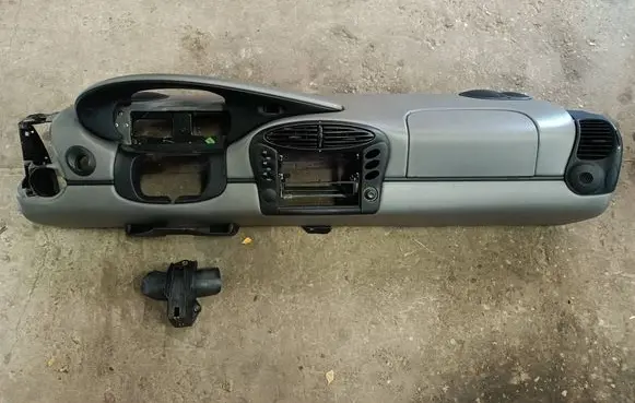 Porsche Boxster 986 Dashboard 99655208104