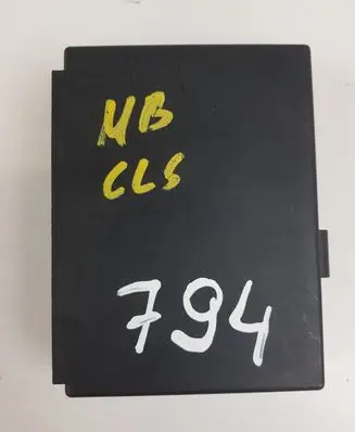 Mercedes-Benz CLS C219 Door central lock control unit/module A2115405645