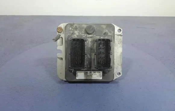 Opel Zafira A Engine control unit/module ECU 90582539