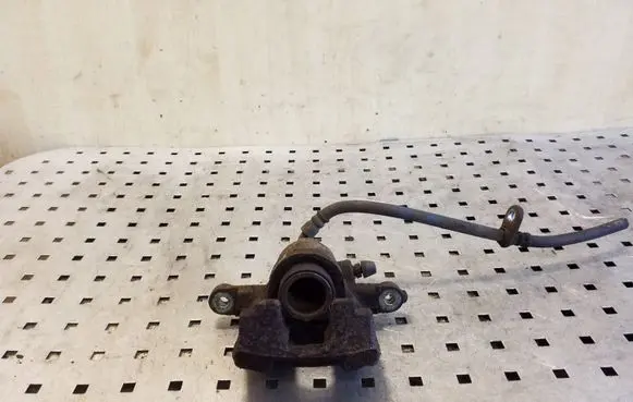 Honda CR-V Rear brake caliper