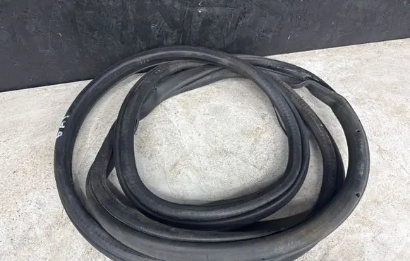 Volvo S80 Trunk rubber seal (body)