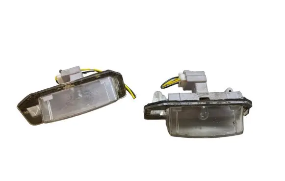 Mitsubishi Outlander Number plate light 1141283