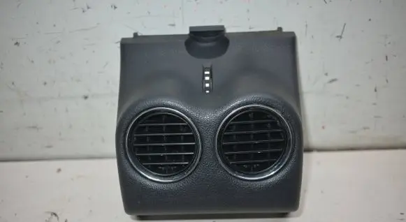 Peugeot 308 SW Rear air vent grill 9658704477 305042