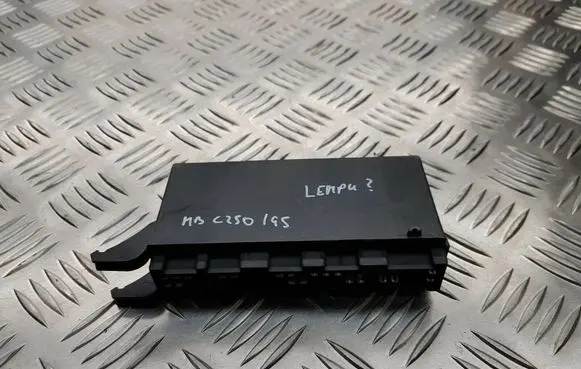 Mercedes-Benz C W202 Light module LCM 2025420032
