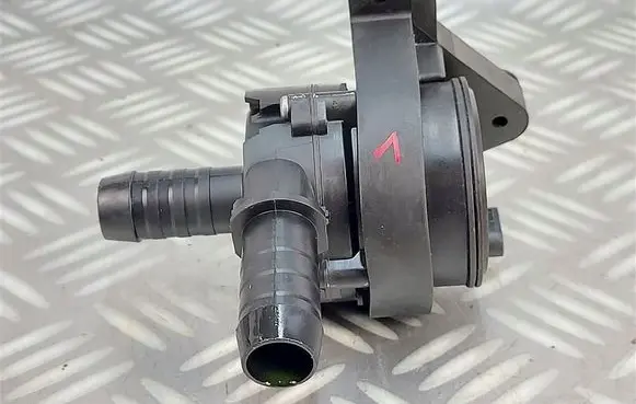 Ford Kuga III Water pump LX61-8C506-HBG