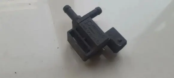 Volvo S60 Turbo solenoid valve 72251702 9470775