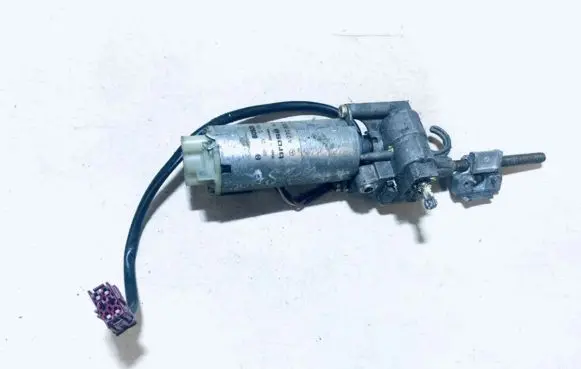 Mercedes-Benz S W220 Seat adjustment motor a2208205042 0130002581