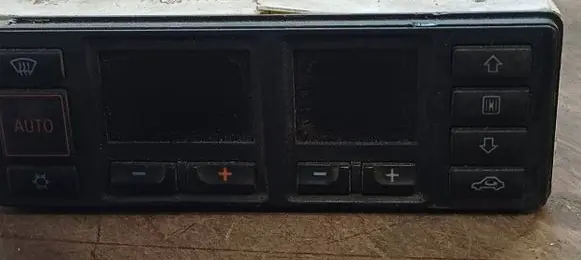 Audi A4 S4 B5 8D Climate control unit D640001