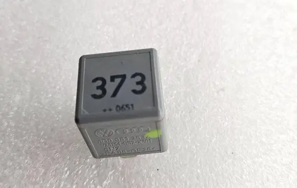 Audi A6 S6 C5 4B Other relay 8D0951253A PA66GF25 V23134B52X301