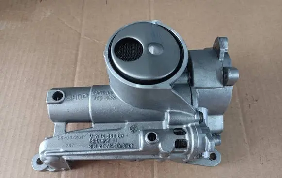 Mini One - Cooper Coupe R56 Oil pump 7614358 11417614358 7567143