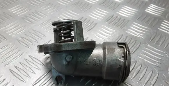 Thermostat/thermostat housing