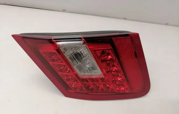 Tailgate rear/tail lights