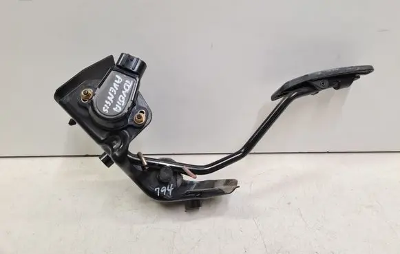 Toyota Avensis T250 Accelerator throttle pedal 8928147010 1983003010