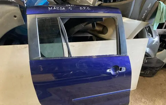 Mazda 5 Side sliding door 