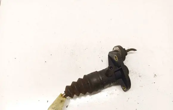 Volkswagen PASSAT B5 Clutch master cylinder 8e1721401