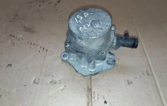 Renault Megane III Vacuum pump 8200577807 7006730300