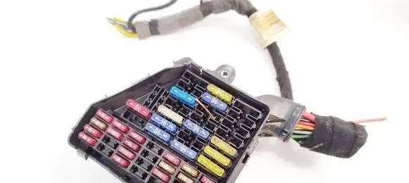 Volkswagen PASSAT B5 Fuse box set