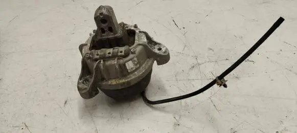 BMW 5 F10 F11 Engine mount bracket 6868301