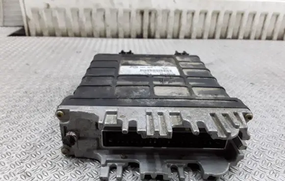 Volkswagen Sharan Engine control unit/module 028906021P 0281001251