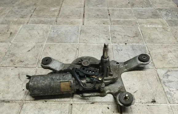 Mitsubishi Carisma Rear window wiper motor 0390201528